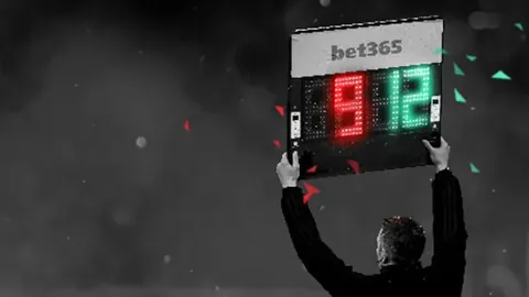 曼联及巴黎圣日耳曼均对奥斯梅恩提出口头收购意向，并承诺支付解约金